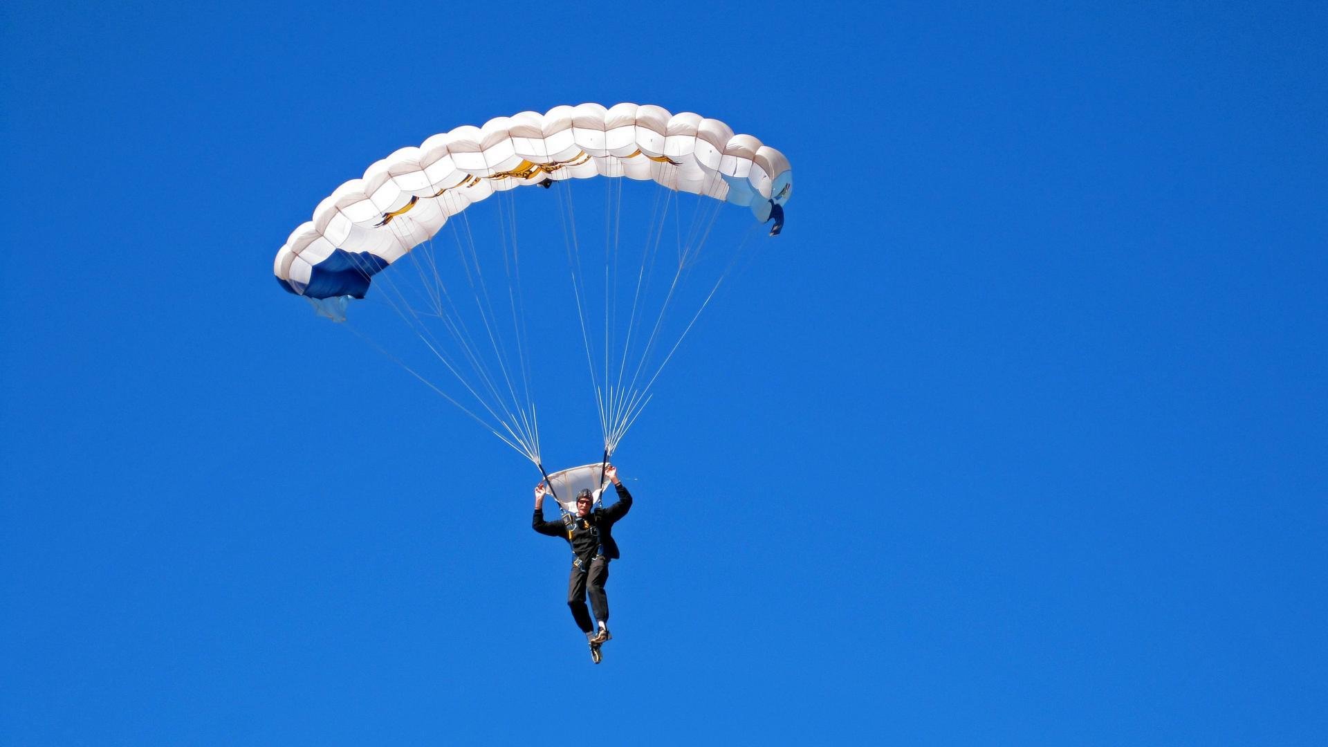CBA联赛完善裁判判罚标准保障比赛公正性,cba使用的篮球裁判规则